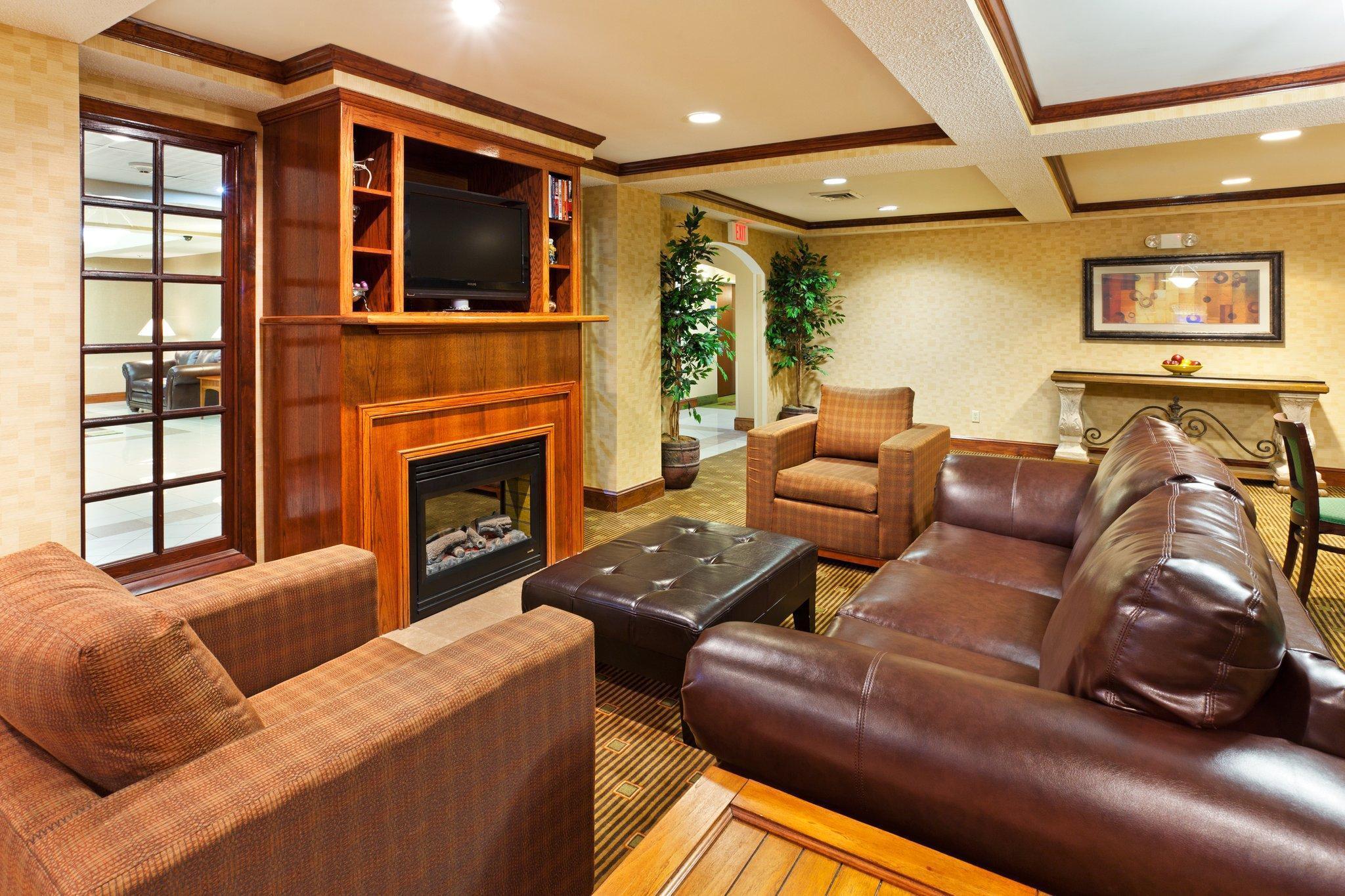 Holiday Inn Express & Suites Reidsville By Ihg Buitenkant foto